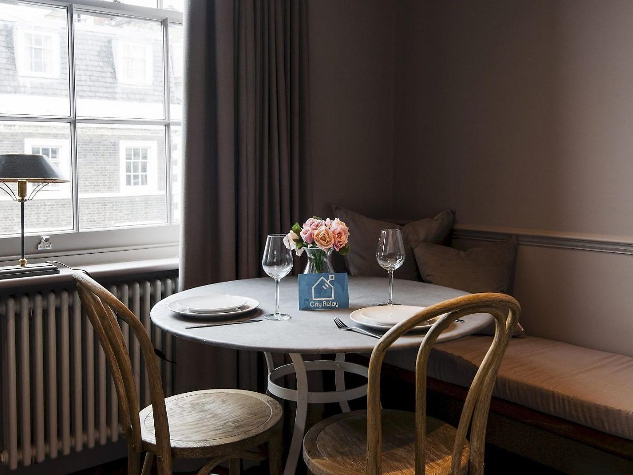 The Cleveland Arms V Hotel