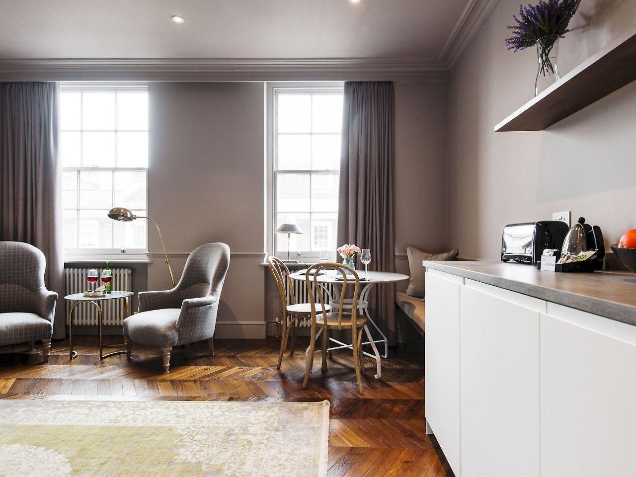 The Cleveland Arms V London